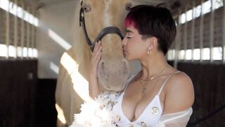 Curvy latina Mia Valentine likes to ride