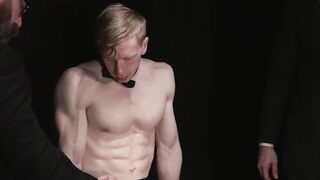 Handsome daddy barefucks teen virgin hole after BJ