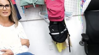 Milf rides mall security for stolen clothes