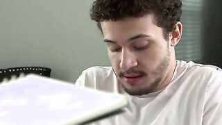 Apollo Banks has an art assignment to draw a nude performer. He has chosen his mom, which is really weird