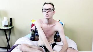 Hung blonde twink Hunter Reed works out his huge monter dick