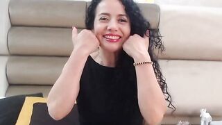 Amateur Latina mature masturbates on webcam