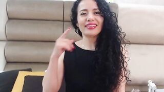 Amateur Latina mature masturbates on webcam