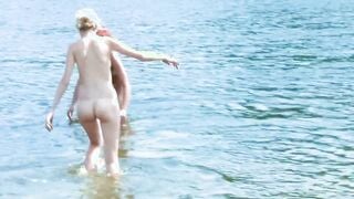 Nudist teen is enjoying the sun
