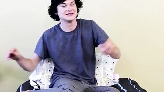 Handsome Justin Cummings stuffs his asshole with a dildo