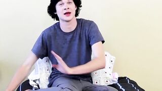 Handsome Justin Cummings stuffs his asshole with a dildo