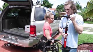 Aubrey Sinclair Gets Help From Her Neighbors