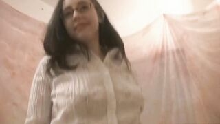 LONG MELONS FREAKY BOMBSHELL SHOWING OFF AND SUCKING OFF PENIS