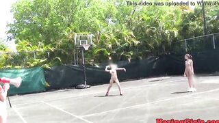 Hazing babes eating snatch on a tennis court