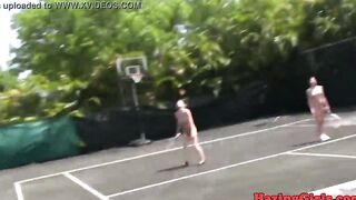 Hazing babes eating snatch on a tennis court