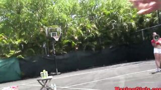 Hazing babes eating snatch on a tennis court