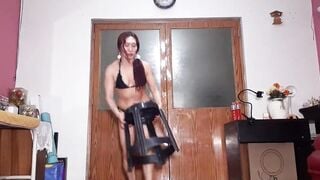 ENTRENAMIENTO CASERO DE ESPALDA DE LA ESCULTURAL DIOSA cougar