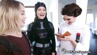 Cosplay chicks from convention sharing cock