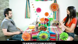 babe Mexican Girl Eliza Ibarra Celebrates Cinco De Mayo With Lucky Stud