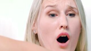 Sharon White and Diane Crystal are having some Beauty bimbos time. The two blondes have each chosen some sexy lingerie