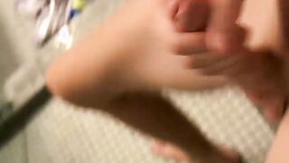 Cute blonde twink Tyler Thayer is up for a solo jack off
