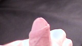Amateur dude works on his dick until climax time