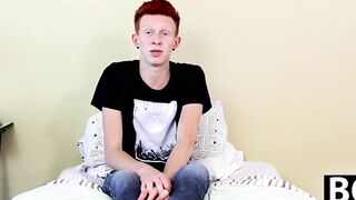 Twink Dylan Mermaid takes a break to jerk it off for fans