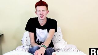 Twink Dylan Mermaid takes a break to jerk it off for fans