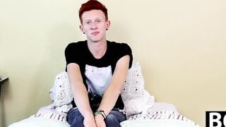 Twink Dylan Mermaid takes a break to jerk it off for fans
