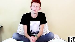 Twink Dylan Mermaid takes a break to jerk it off for fans