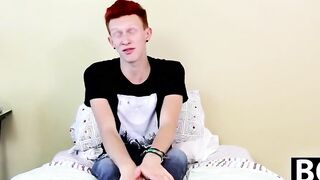 Twink Dylan Mermaid takes a break to jerk it off for fans