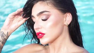 Gorgeous MILF babe Emjay Rinaudo solo
