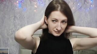 Amateur babe shows bra and boobs on webcam