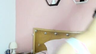 Amateur beauty in lingerie masturbates on webcam
