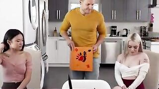 Stepbrother Is Thankful For His Dick - S22:E3