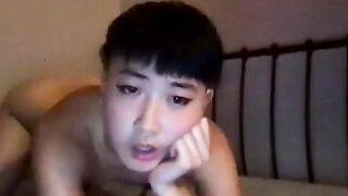 asian very hairy plays with pussy on cam