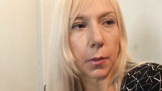 Emma Hix and her stepmom Mirabella Amore go for sixty-nine