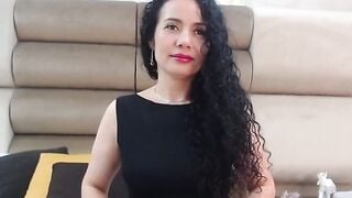 Solo mature Latina masturbates on webcam