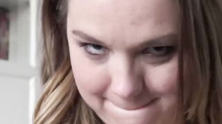 Natural tits Niky De Vine solo pussy play masturbation