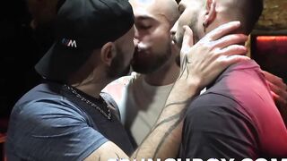 bareback threeomse sex with Ricky ROUGH Max FENDEZ and Jess ROYAN