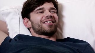 Small group sex with big cock hunks in an apartment in Miami