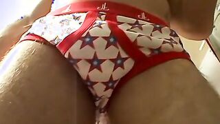 Solo young jock Kelly Cooper teases himself over undies