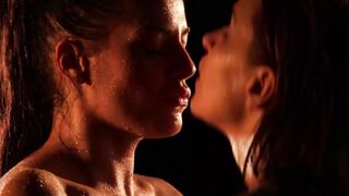 Nubile babes fucking big cock together in erotic threesome