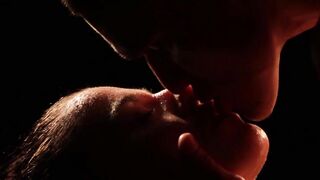 Nubile babes fucking big cock together in erotic threesome