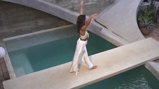 Mexican teen Carolina Reyes in the nude