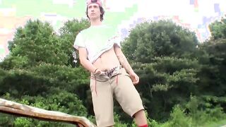 Skinny straight guy Sean Johansen solo masturbates outdoors