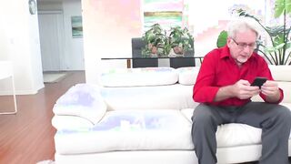 Fat Butt Bunny De La Cruz Twerks on Penis