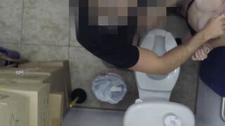 Seductive gal convinces broker to buy her stuff by fucking