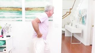 Plumper Leila Lewis Worshiped by Masseur