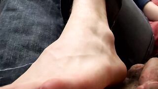 Inked stud Chris Porter receives footjob from Bryce Corbin