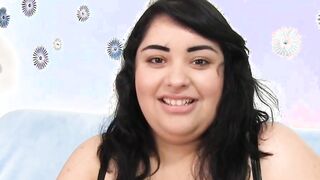 Fat women Paige Jenson uses a dildo