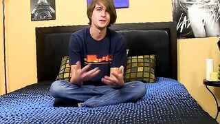 20yo twink wanks his nice cock until he cums