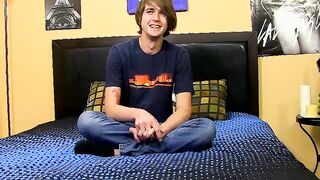 20yo twink wanks his nice cock until he cums