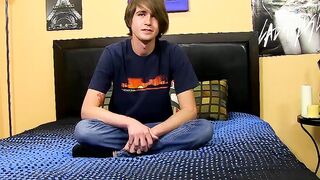 20yo twink wanks his nice cock until he cums