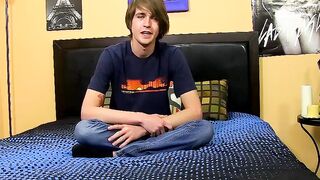 20yo twink wanks his nice cock until he cums